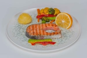 Istanbul: Turkish Night Bosphorus Cruise with Private Table