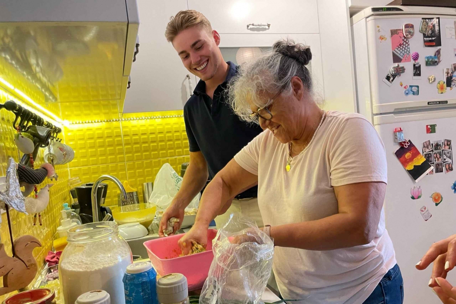 Istanbul: Vegan/Vegetarian Cooking Class with Locals at Home