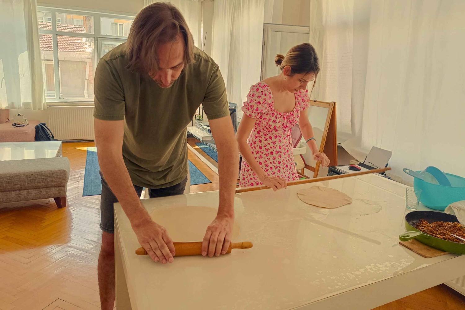 Istanbul: Vegan/Vegetarian Cooking Class with Locals at Home