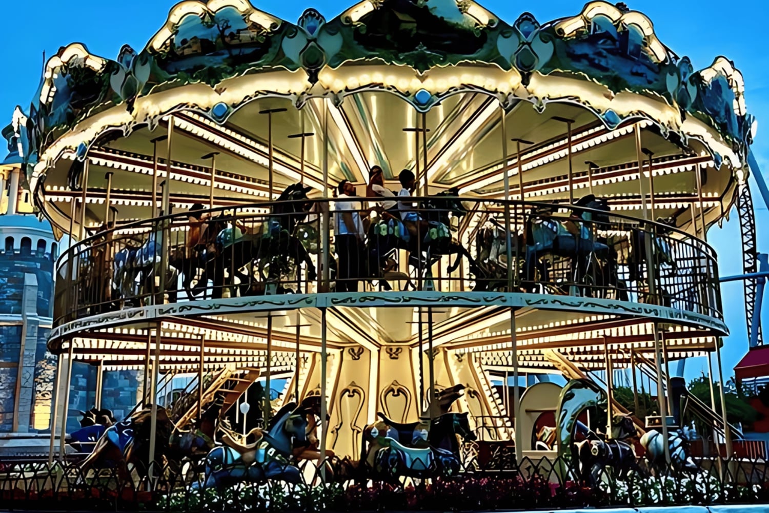 Istanbul: Vialand Lunapark Transfer w/ Optional Tour Guide