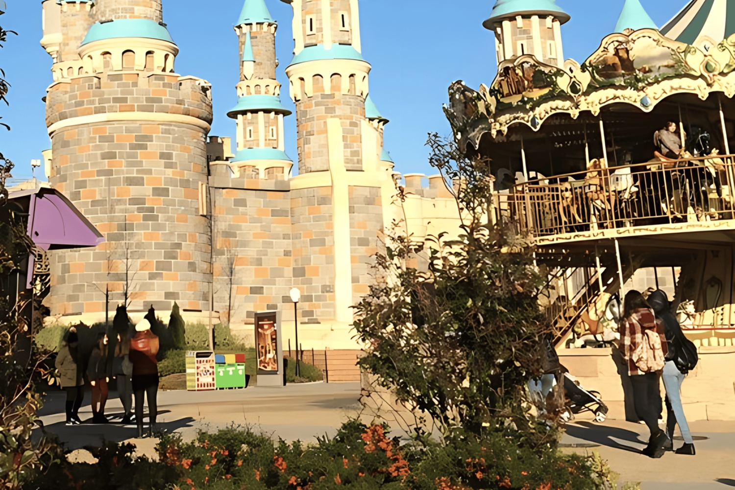 Istanbul: Vialand Lunapark Transfer w/ Optional Tour Guide