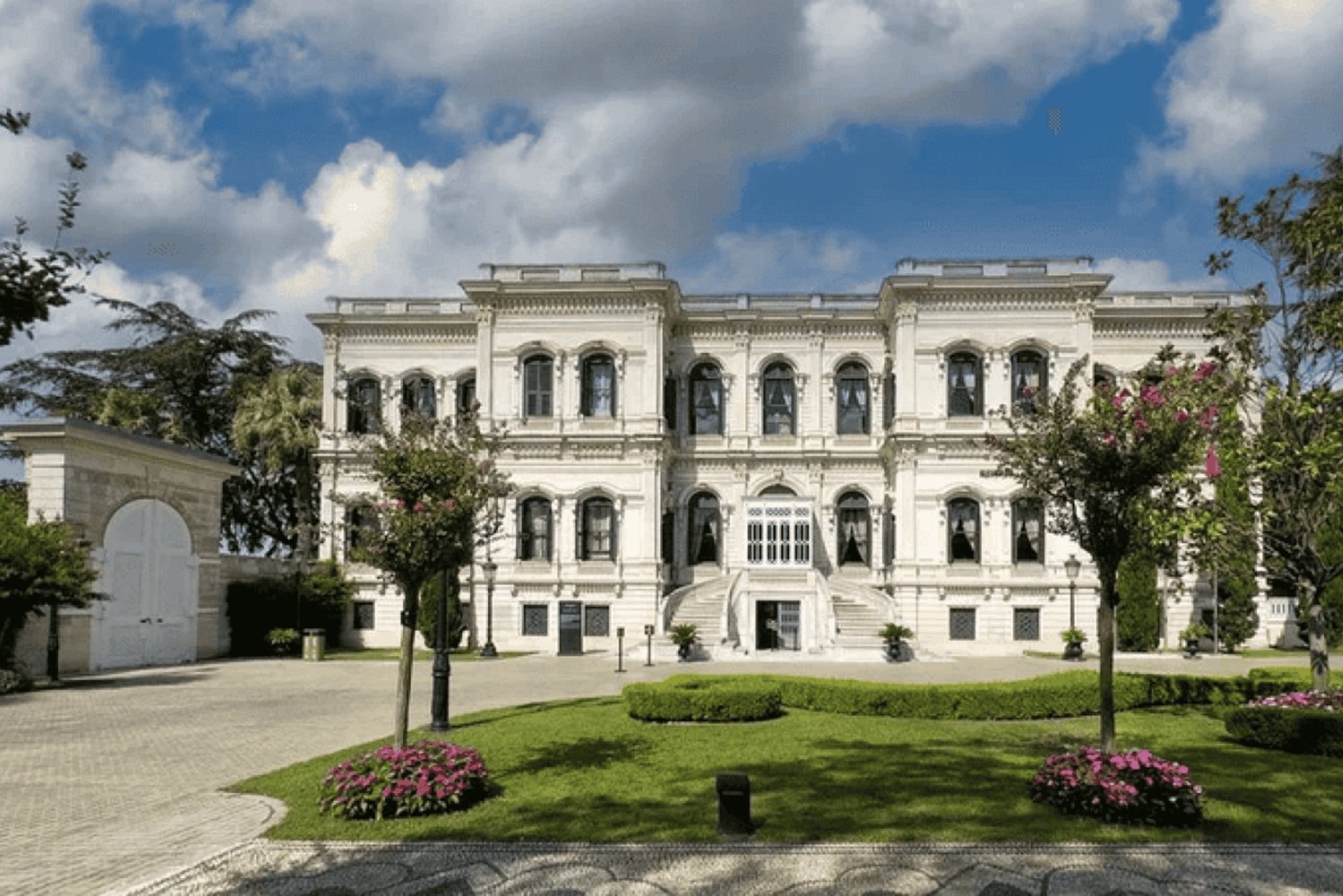 Istanbul: Yildiz Palace Entrance Ticket & Audio Guide