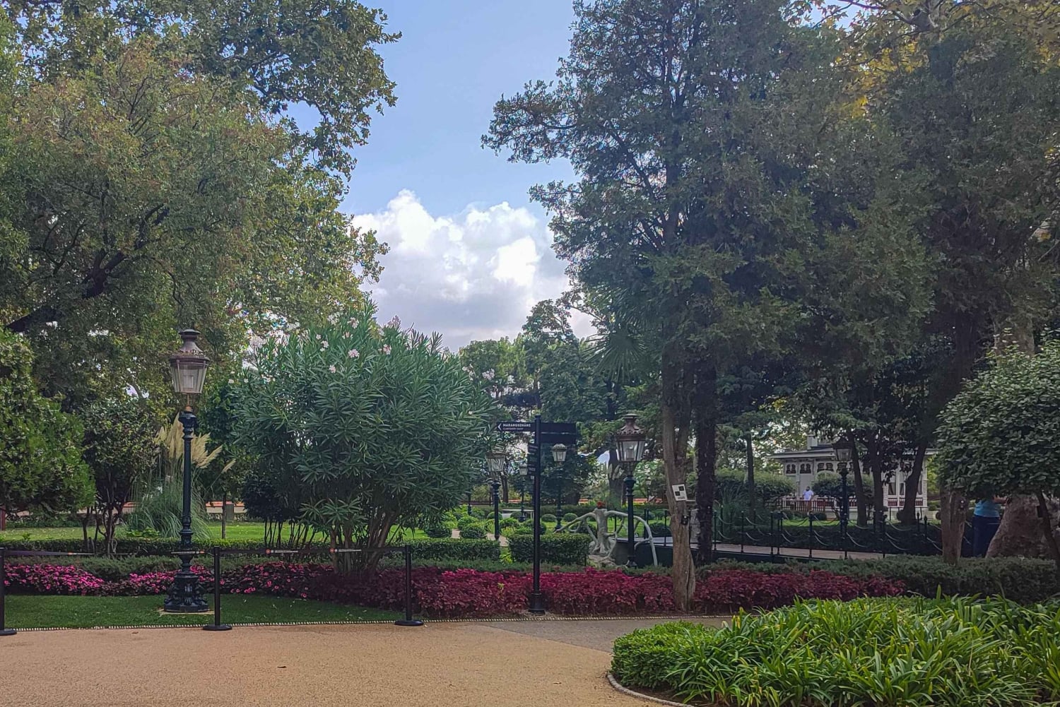 Istanbul: Yildiz Palace & Museum Skip the Ticket Line Entry