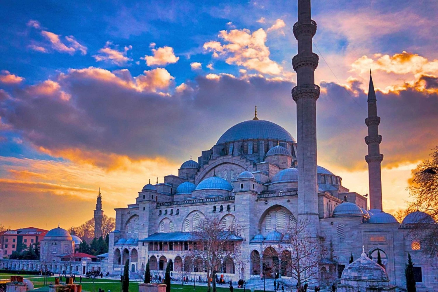 Istanbul Private Highlights: Hagia Sophia, Mosques & Bazaars