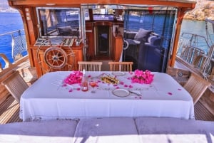 Kas: Limanagzi Beach & Island-Hopping Boat Tour with Lunch