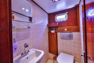 Kaş: Private Kekova Boat Tour with Lunch