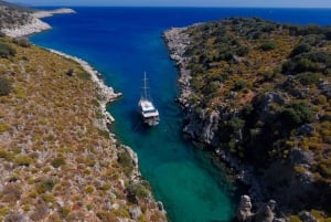 Kaş: Private Kekova Boat Tour with Lunch