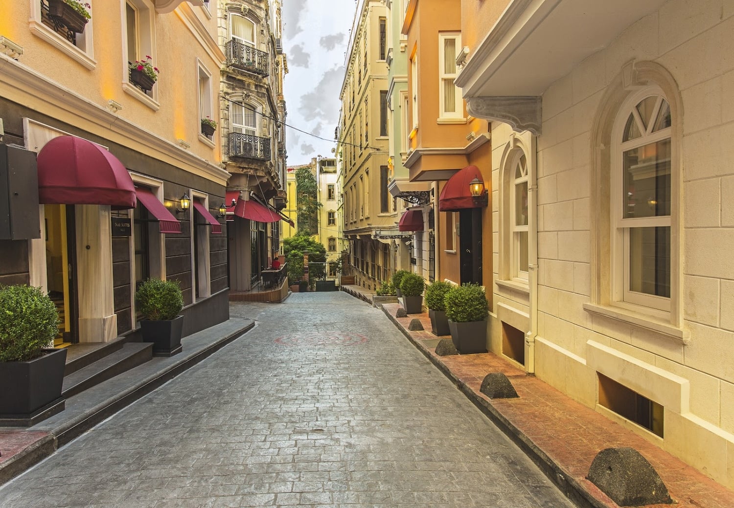 Meroddi Bağdatlıyan Hotel