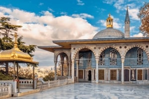 Morning Bosphorus Cruise with Topkapi Palace & Grand Bazaar