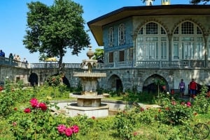 Morning Bosphorus Cruise with Topkapi Palace & Grand Bazaar