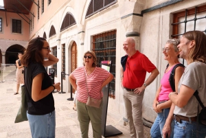 Istanbul: Topkapi Palace and Harem Museum Tour with Ticket