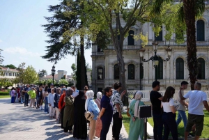 Yildiz Palace & Park: Skip-the-Line Entry with Audio Guide