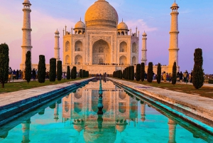 Unforgettable tour of Taj Mahal with car and guide