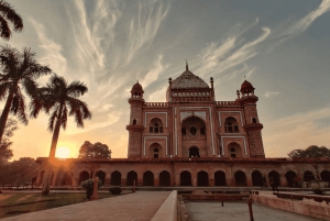 Unforgettable tour of Taj Mahal with car and guide