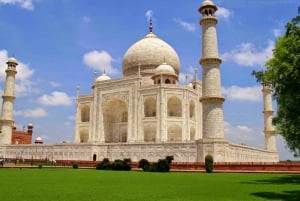 4 Night / 5 Days: Golden Triangle Tour Delhi -Agra -Jaipur.