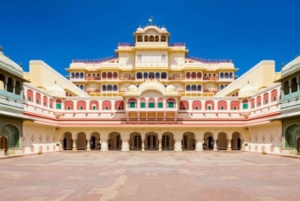 9-dagars tur till Gyllene triangeln och Udaipur med Holi-firande