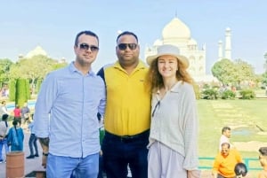 Agra: Taj Mahal Wycieczka z przewodnikiem z biletami wstępu bez kolejki