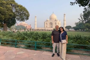 Agra: Taj Mahal Wycieczka z przewodnikiem z biletami wstępu bez kolejki
