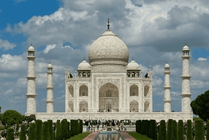 Agra: Taj Mahal – Guidet tur uten kø med flere alternativer