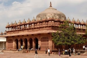 Van Agra naar Jaipur met de taxi via Fatehpur Sikri en Abhaneri
