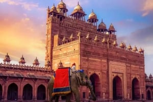 Van Agra naar Jaipur met de taxi via Fatehpur Sikri en Abhaneri