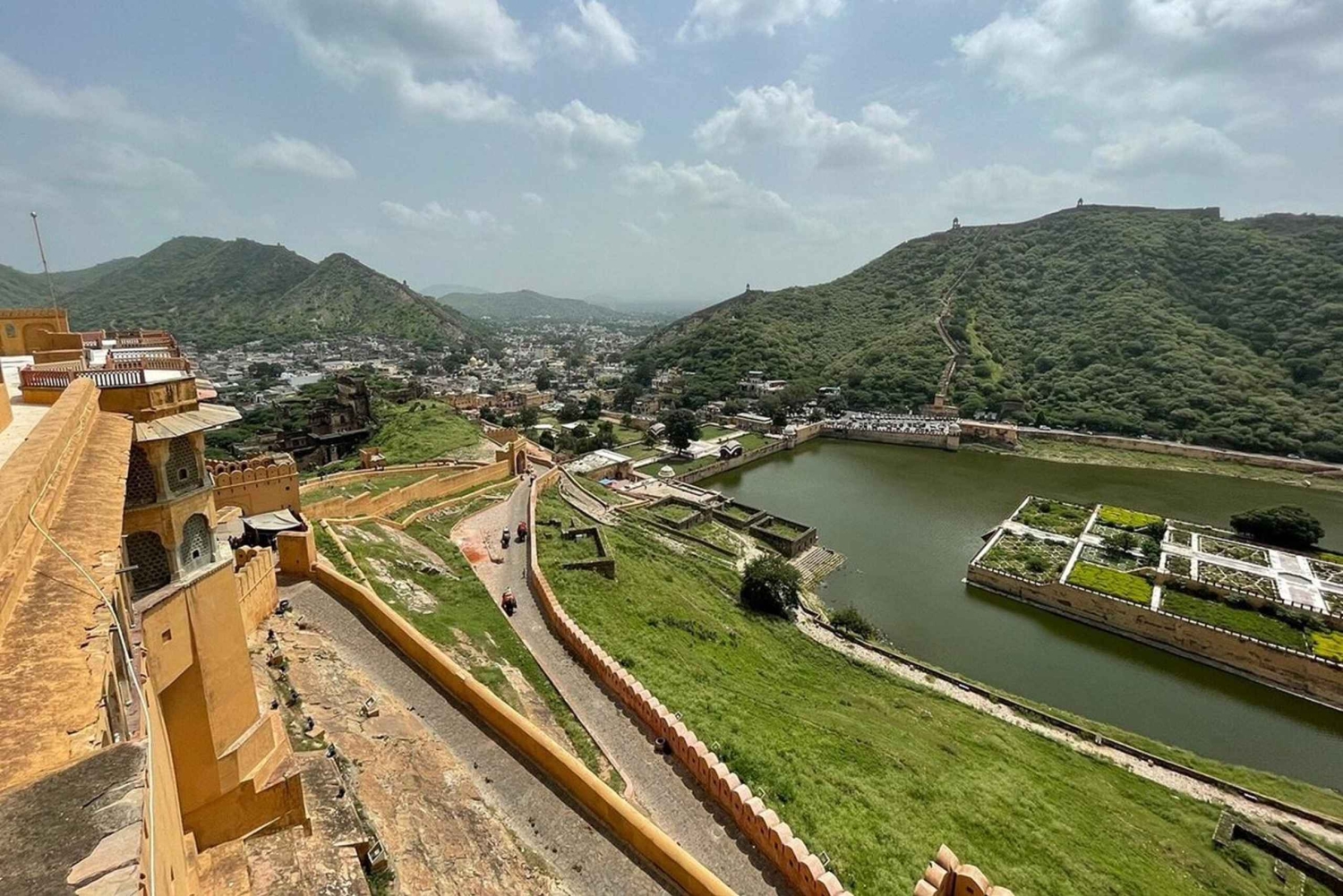Amber fort Skip-the-Line E-tickets & guide Jaipur transfers