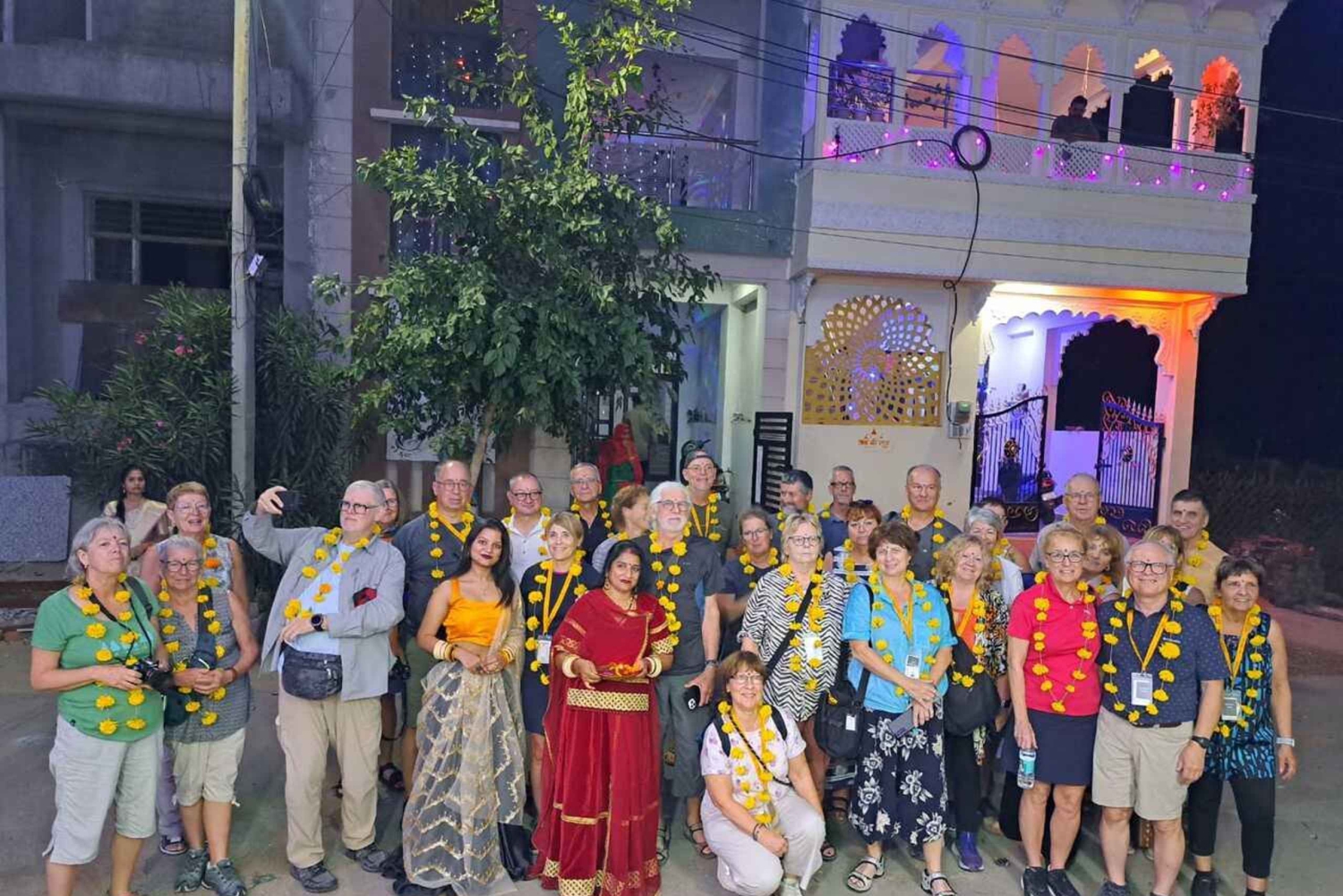 Celebración del Diwali con una familia local en Jaipur con cena