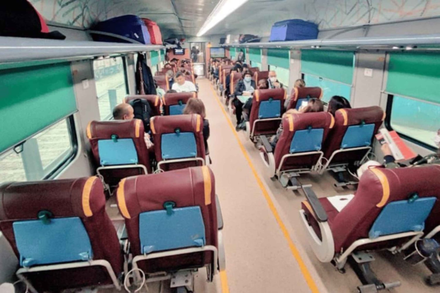 Explore Taj Mahal Tour By India Fastest Train