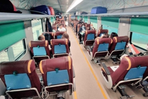 Explore Taj Mahal Tour By India Fastest Train