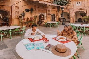 Vanuit Agra: Jaipur Privé Tour per Auto met Delhi Drop Optie