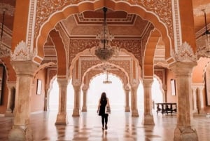 Vanuit Agra: Jaipur Privé Tour per Auto met Delhi Drop Optie