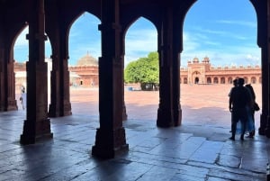 Van Agra naar Jaipur met de taxi via Fatehpur Sikri en Abhaneri