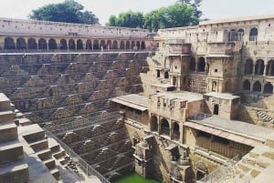 Privater Transfer von Agra nach Jaipur mit Sikri & Stepwell
