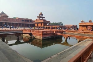 Privater Transfer von Agra nach Jaipur mit Sikri & Stepwell