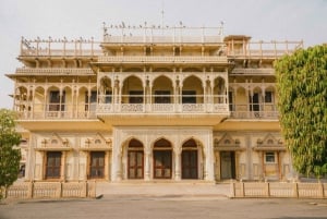 Delhistä: 2-päiväinen Kultaisen kolmion kiertomatka Agraan ja Jaipuriin