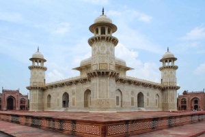 Vanuit Delhi: 2-Daagse Gouden Driehoek Tour naar Agra en Jaipur