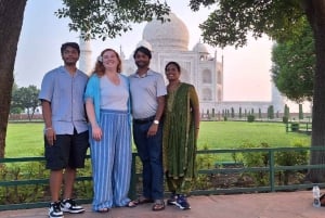 Depuis Delhi : 3 jours au Taj Mahal, visite SOS et safari tigres