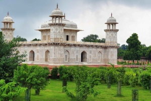 デリー発：アグラとジャイプールを巡る4日間のゴールデン トライアングル ツアー