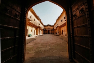 Vanuit Delhi: All-inclusive dagtour naar Jaipur per auto