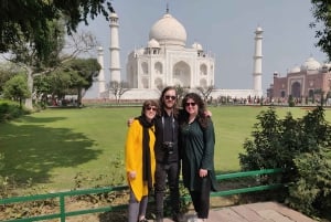 Ab Delhi: All-Inclusive Taj Mahal Tagestour mit Transfers