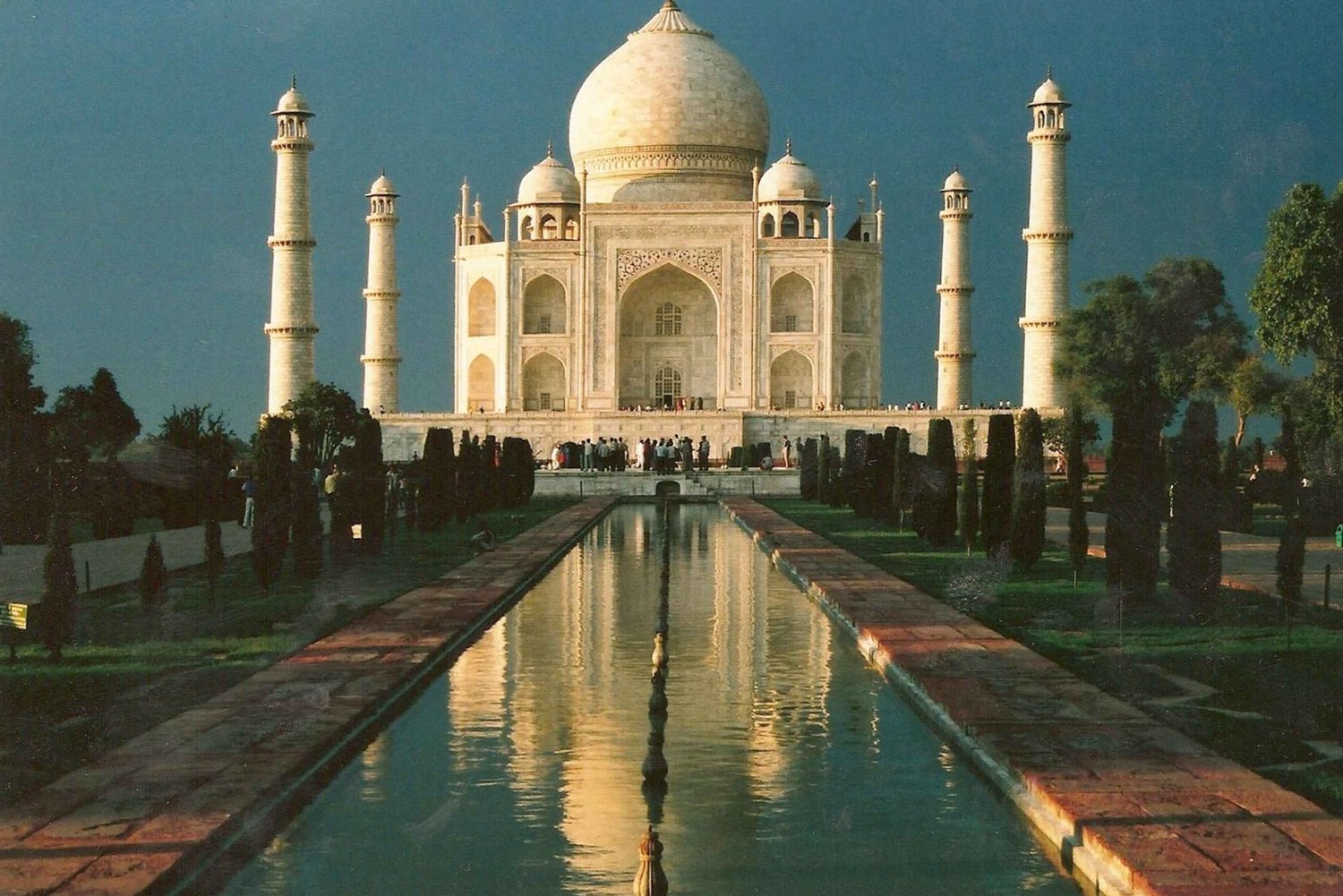 From Delhi: Agra & Fatehpur Sikri Tour By Car.