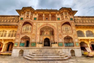 Tour privato di un giorno intero della città di Jaipur con partenza e arrivo in hotel