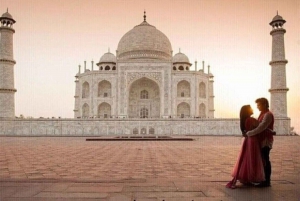 Fra Mumbai: Taj Mahal & Agra 2-dages oplevelse med fly