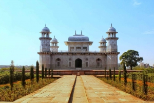 Delhistä: Yksityinen 5-päiväinen Kultaisen kolmion kiertomatka hotelleineen