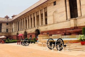 De Deli: passeio privado pelo Taj Mahal e pela cidade de Agra num SUV