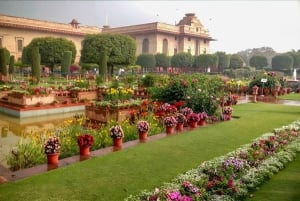 De Deli: passeio privado pelo Taj Mahal e pela cidade de Agra num SUV