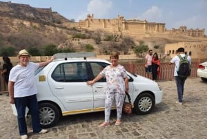 Från Delhi : Privat transfer från Delhi till Jaipur i AC-bil
