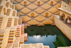 From Delhi: Private Two Day Jaipur Tour with Accommodation