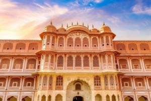 From Delhi: Private Two Day Jaipur Tour with Accommodation