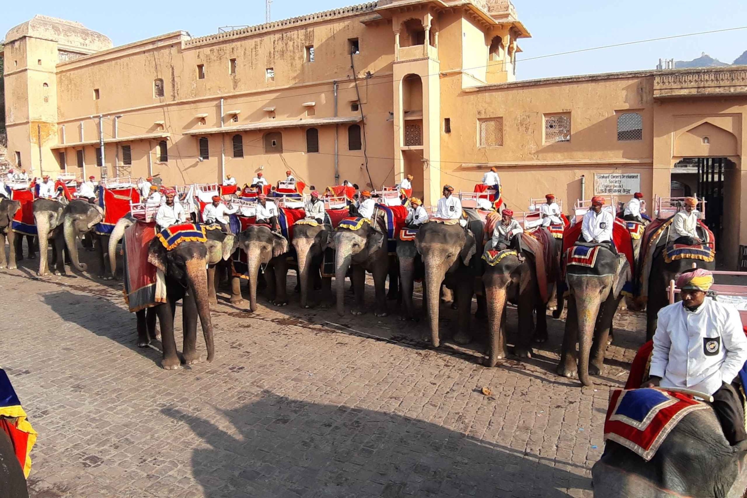 From Delhi: Same day Tour of Jaipur by Private AC Car